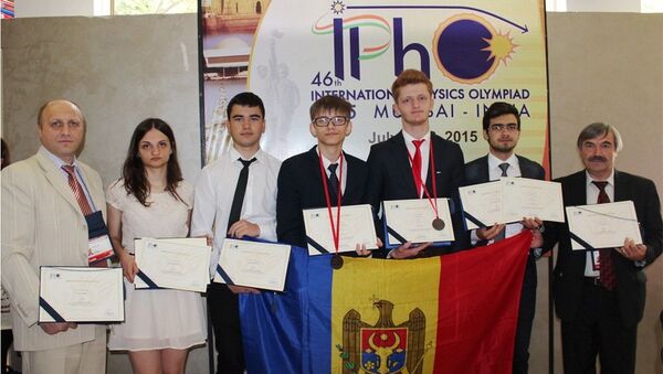Команда Молдовы на международной олимпиаде по физике в Мумбаи - Sputnik Молдова