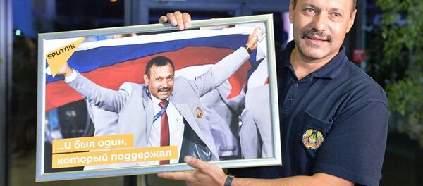 Андрей Фомочкин в аэропорту Минска. - Sputnik Молдова