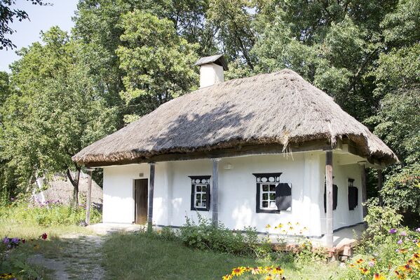 Casă din sec. XIX din satul Krasnaia Popovka, regiunea Lugansk. - Sputnik Moldova