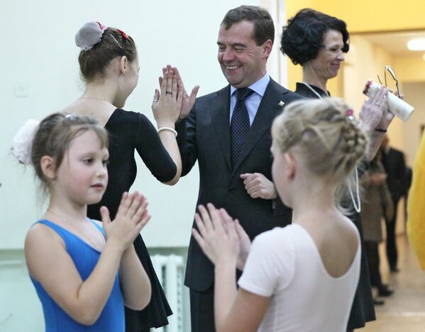 Президент РФ Д.Медведев посетил петрозаводский Дворец творчества детей и юношества - Sputnik Молдова