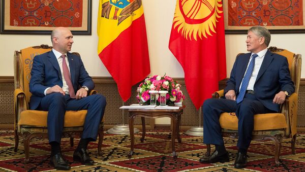 Întrevederea Premierului Pavel Filip cu Preşedintele Republicii Kârgâze, Almazbek Atambaev - Sputnik Moldova
