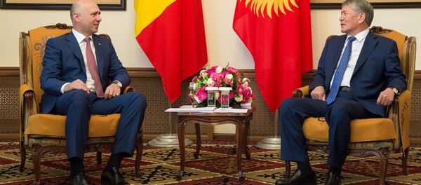 Întrevederea Premierului Pavel Filip cu Preşedintele Republicii Kârgâze, Almazbek Atambaev - Sputnik Moldova
