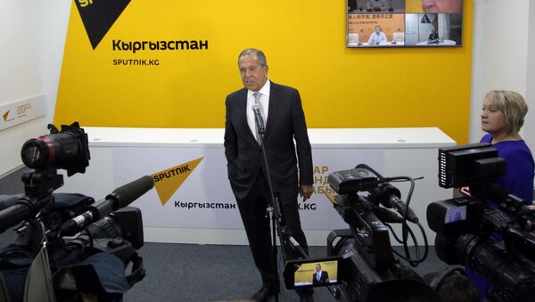 Глава МИД РФ С. Лавров принял участие в церемонии открытия редакционного центра Sputnik Кыргызстан в Бишкеке - Sputnik Moldova