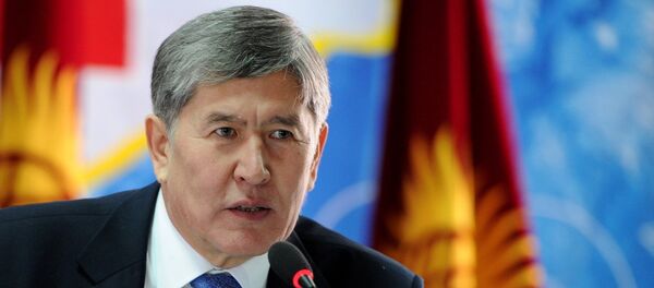 Президент Киргизии Алмазбек Атамбаев - Sputnik Молдова