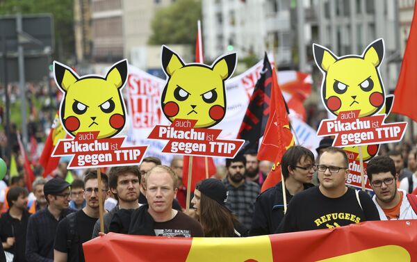 Proteste la Berlin contra acordului de liber schimb cu SUA - Sputnik Moldova-România