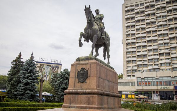 Памятник Котовскому в Кишиневе - Sputnik Молдова