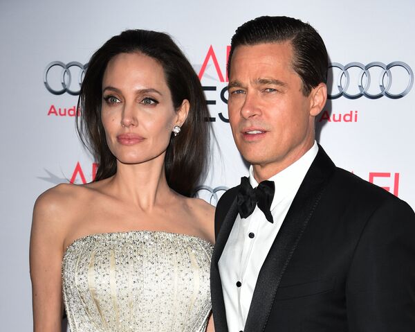 Actorii Angelina Jolie și Brad Pitt - Sputnik Moldova