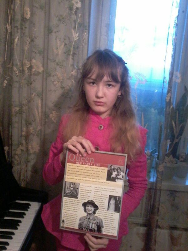 Kseniya Dudchenko received a reply from the Queen of Great Britain Elizabeth II. Kseniya Dudchenko received a reply from the Queen of Great Britain Elizabeth II. - Sputnik Moldova-România