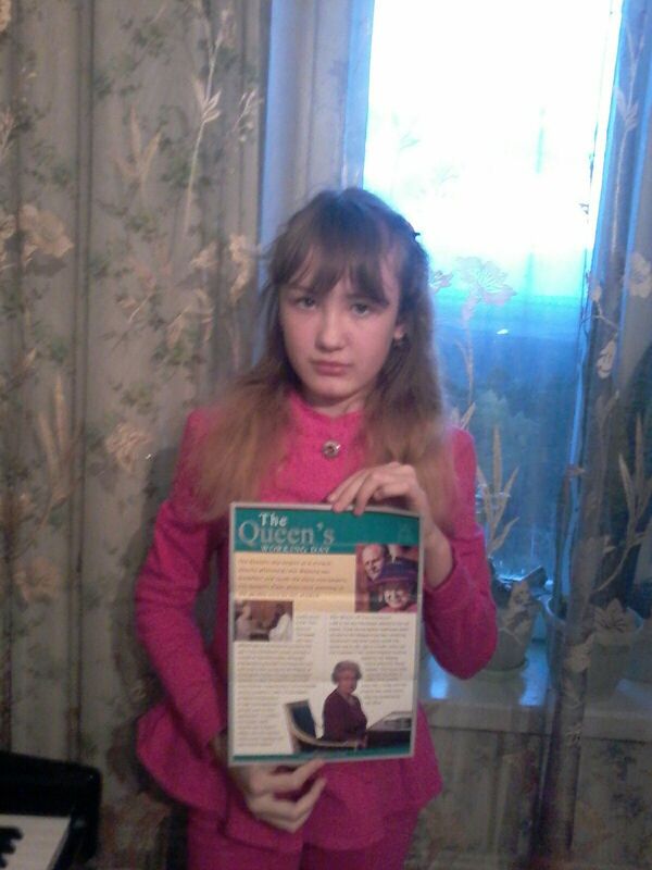 Kseniya Dudchenko received a reply from the Queen of Great Britain Elizabeth II. Kseniya Dudchenko received a reply from the Queen of Great Britain Elizabeth II. - Sputnik Moldova-România