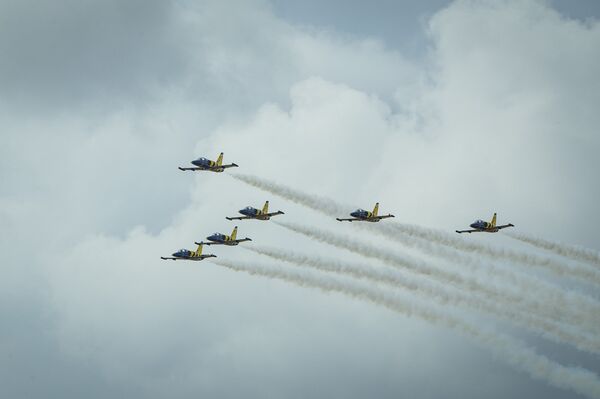 Авиашоу в Кишиневском аэропорту - Sputnik Молдова