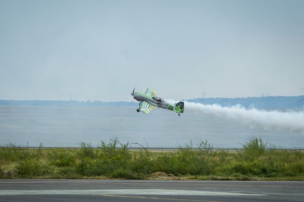 Авиашоу в Кишиневском аэропорту - Sputnik Молдова