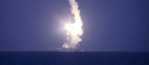 Lansarea rachetelor de croazieră de pe o corabie militară aparținând Federației Ruse - Sputnik Moldova