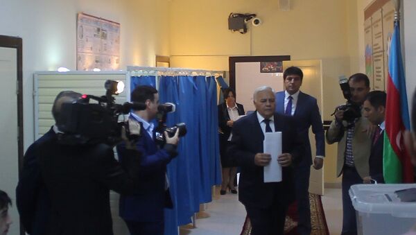 Спикер Милли Меджлиса голосует и верит в успех референдума - Sputnik Молдова