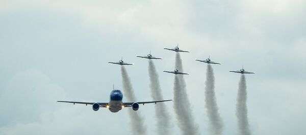 Авиашоу в Кишиневском аэропорту - Sputnik Молдова