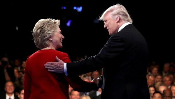 Кандидаты в президенты США Хиллари Клинтон и Дональд Трамп на дебатах - Sputnik Молдова