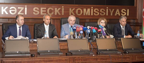 Пресс-конференция с председателем ЦИК Азербайджана Мазахиром Панаховым в преддверии референдума - Sputnik Молдова