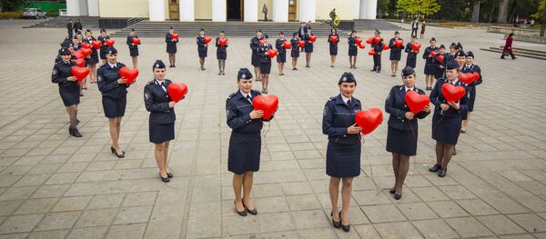 Флешмоб сотрудников полиции, посвященный Всемирному дню сердца - Sputnik Молдова