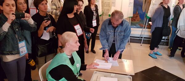 Избирательный участок в Тбилиси - Sputnik Молдова