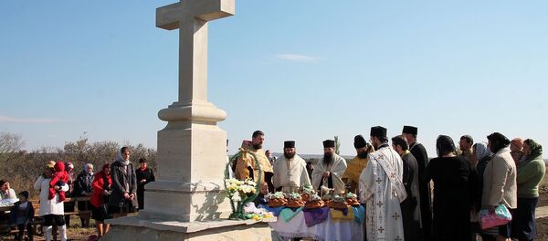 Sfinţirea Memorialului „Arhimandrit Sofian Boghiu”, parte a Centrului cultural-istoric „Cuconeștii Vechi” - Sputnik Moldova