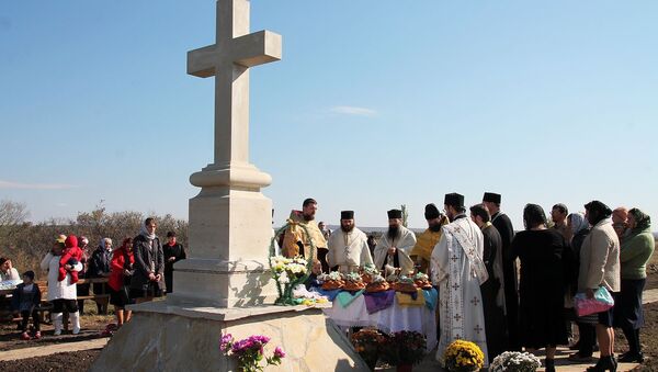 Sfinţirea Memorialului „Arhimandrit Sofian Boghiu”, parte a Centrului cultural-istoric „Cuconeștii Vechi” - Sputnik Moldova