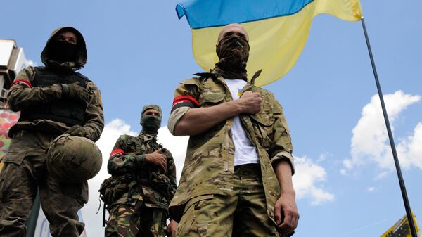 Membri ai unei mișcări paramilitare ucrainene - Sputnik Moldova