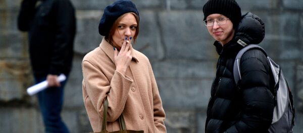 Курение в общественных местах - Sputnik Moldova