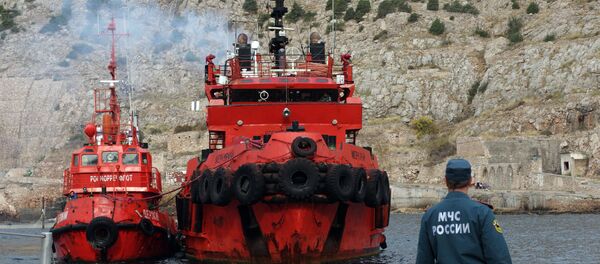 Встреча моряков с затонувшего плавучего крана - Sputnik Молдова