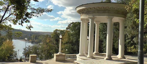 В Кишиневе завершают реконструкцию каскадной лестницы - Sputnik Молдова