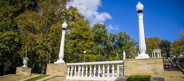 Каскадная лестница в Парке Валя Морилор - Sputnik Moldova