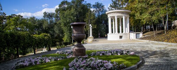 Ротонда в Парке Валя Морилор - Sputnik Молдова