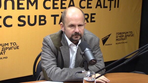 Bogdan Radu Herzog în studioul radio Sputnik Moldova - Sputnik Moldova-România
