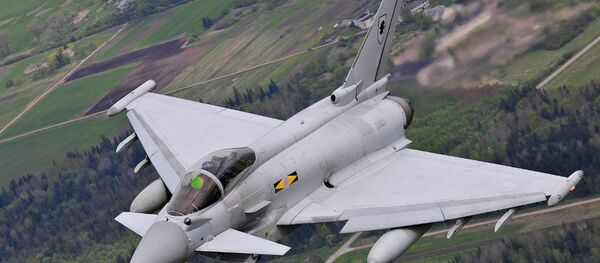 Four Royal Air Force Typhoon FGR4 aircraft - Sputnik Moldova-România
