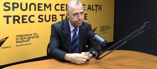 Gheorghe Costandachi în studioul radio Sputnik Moldova Gheorghe Costandachi în studioul radio Sputnik Moldova - Sputnik Moldova