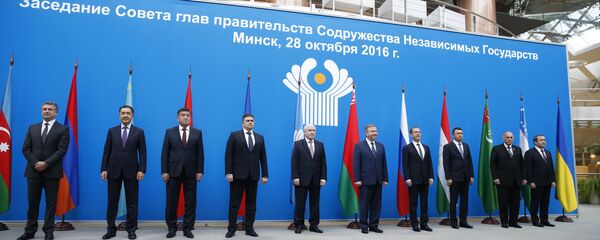 Премьер-министр РФ Д. Медведев принимает участие в заседании Совета глав правительств государств – участников СНГ в Минске Премьер-министр РФ Д. Медведев принимает участие в заседании Совета глав правительств государств – участников СНГ в Минске - Sputnik Moldova-România