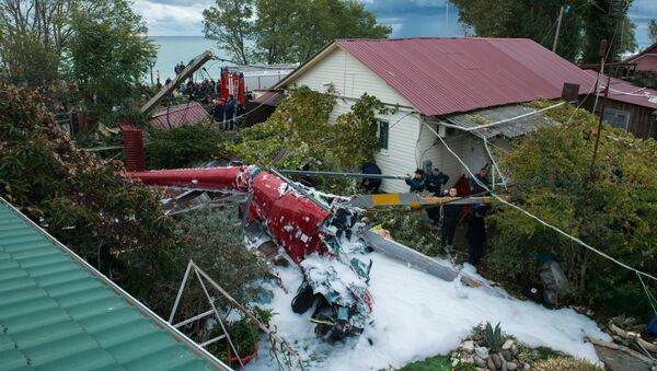 В Сочи вертолет упал на частный дом В Сочи вертолет упал на частный дом - Sputnik Молдова