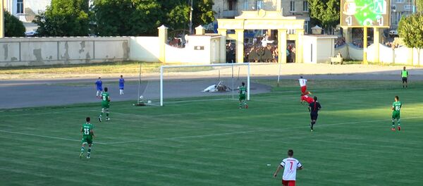 Петру Раку забивает гол - Sputnik Молдова