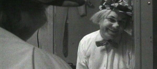 Солнечный клоун Олег Попов на арене цирка. Съемки 1960-х годов - Sputnik Молдова