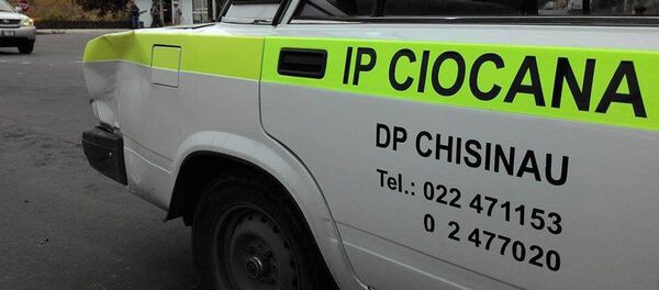 ДТП с участием полицейской машины на трассе Кишинев-Вадул луй Водэ - Sputnik Молдова