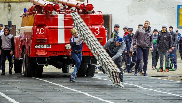 Соревнования спасателей и пожарных - Sputnik Молдова