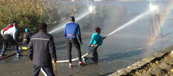 В Молдове прошли соревнования среди пожарных и спасателей - Sputnik Молдова