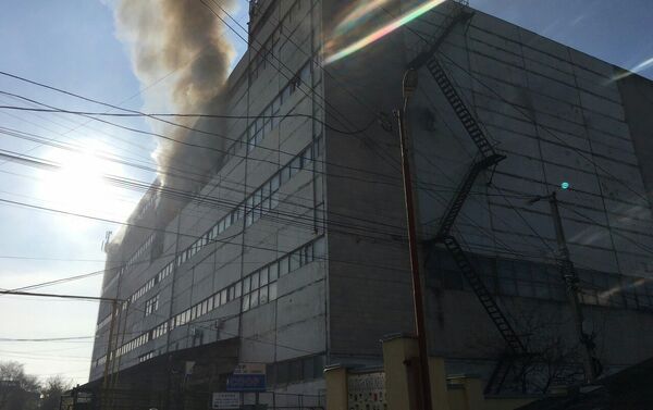 Incendiu pe strada Uzinelor din Chișinău - Sputnik Moldova