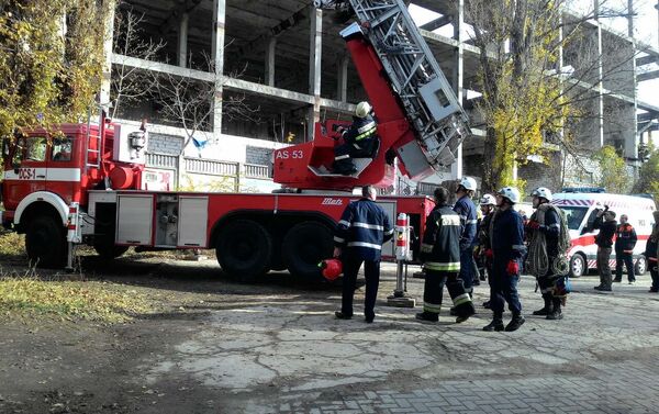 Пожар в Кишиневе, пожарный расчет - Sputnik Молдова