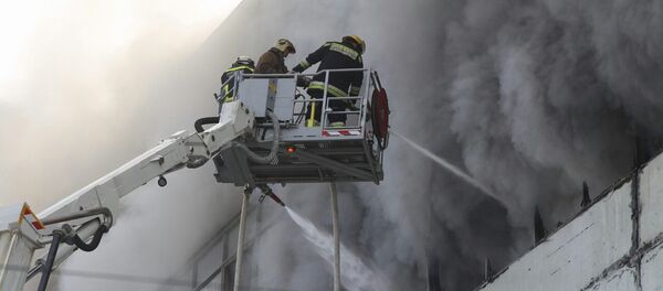 Тушение пожара на Чеканах 11 ноября - Sputnik Moldova