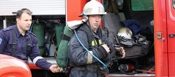 Пожар на Чеканах, пожарные - Sputnik Moldova