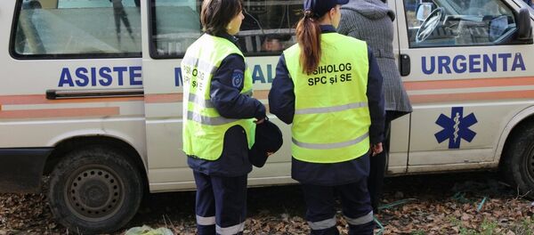 Пожар на Чеканах, скорая Пожар на Чеканах, скорая - Sputnik Молдова