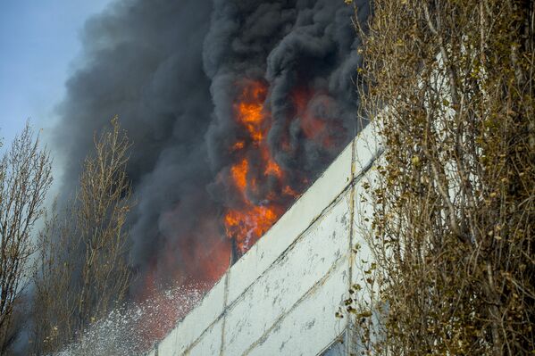 Самый сильный пожар за последнее время - горел склад на Чеканах - Sputnik Молдова