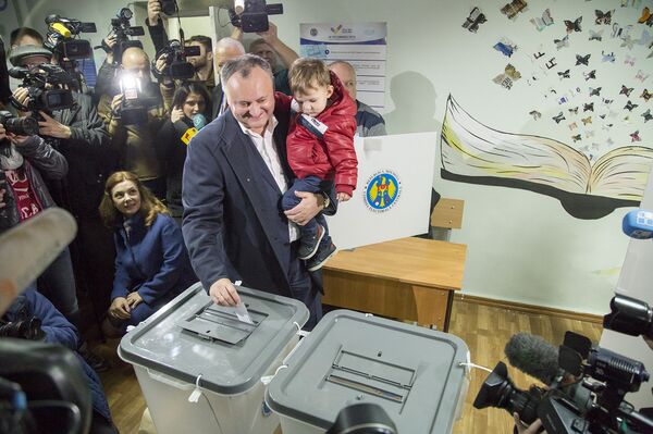 Биография Игоря Додона Биография Игоря Додона - Sputnik Молдова