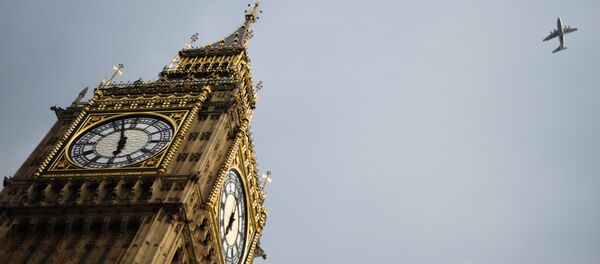 Часовая башня Биг Бен Вестминстерского дворца в Лондоне. - Sputnik Молдова