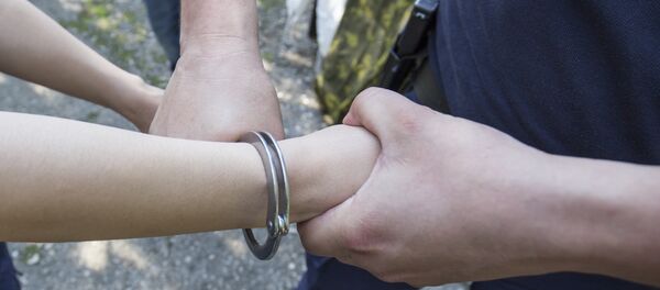 задержание нарушитель наручники - Sputnik Moldova